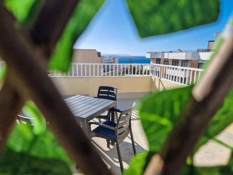Comfy And Cosy. Apartamento St. Paul's Bay Exterior foto